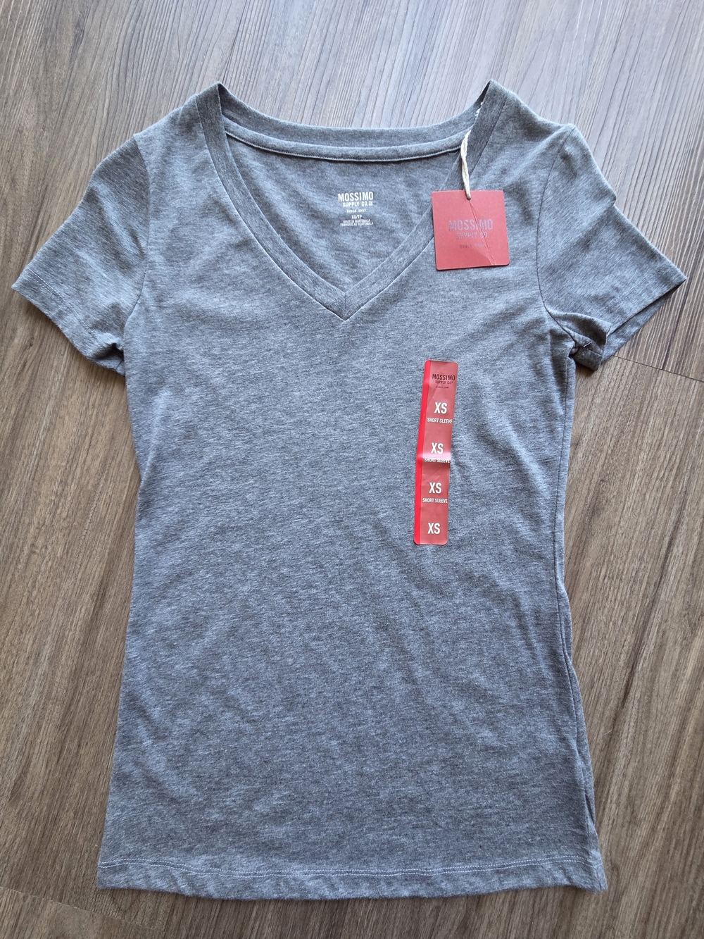 NWT Mossimo Supply Co. Gray V-Neck Tee XS Target Era 2014 Basic. Y2K Style